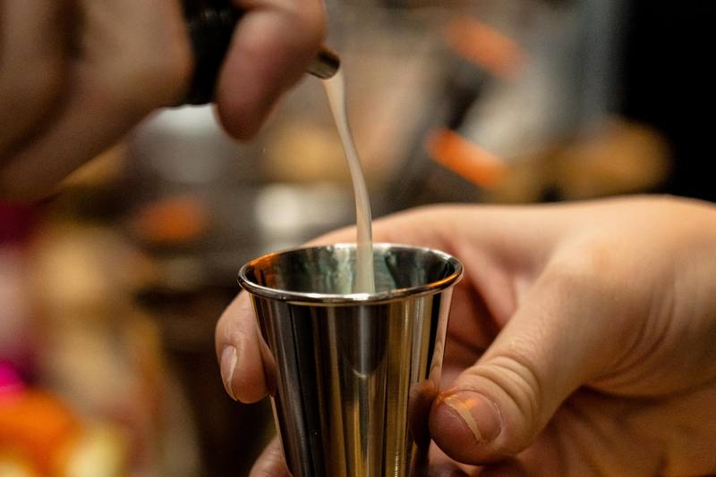 Dosage au jigger pendant un atelier